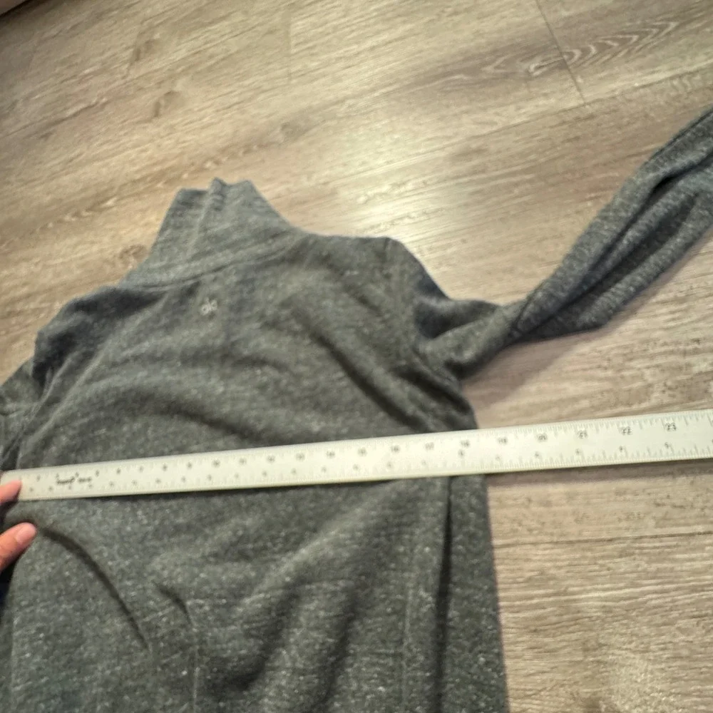 Alo Yoga Sweater Womens Small Gray Heathered Haze Funnel Neck Pullover Knit